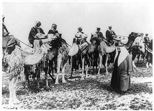 Исторически находки Снимка: Емир Абдула от Трансиордании инспектирует арабски camel патрул,1942 година, Мъжете на