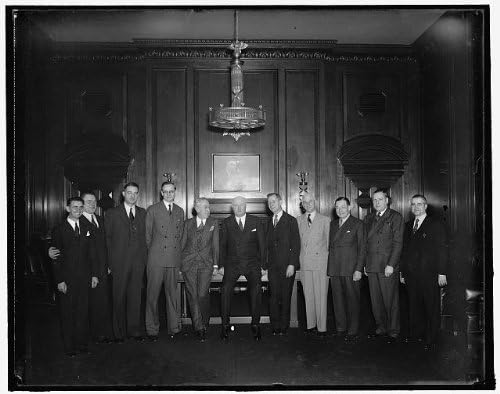 Исторически находки на Снимката: Изпълнителният съвет на Националната Федерация, Съвета на служителите на пощенския